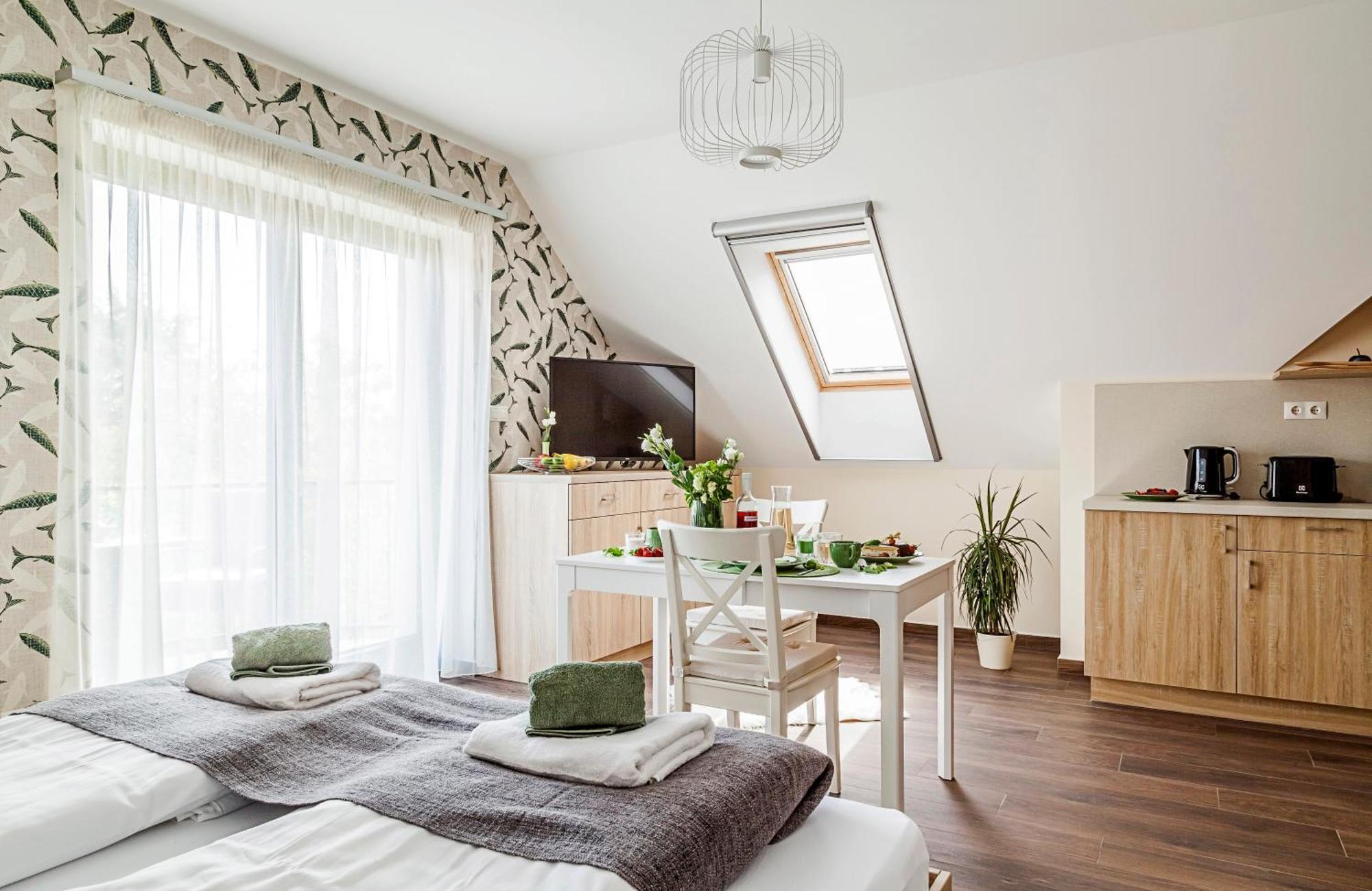 Pilger Apartments Тихани Екстериор снимка