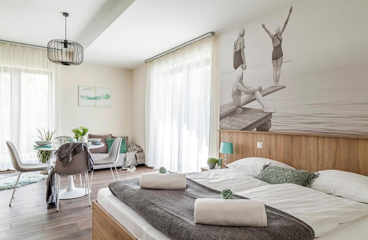 Pilger Apartments Тихани Екстериор снимка