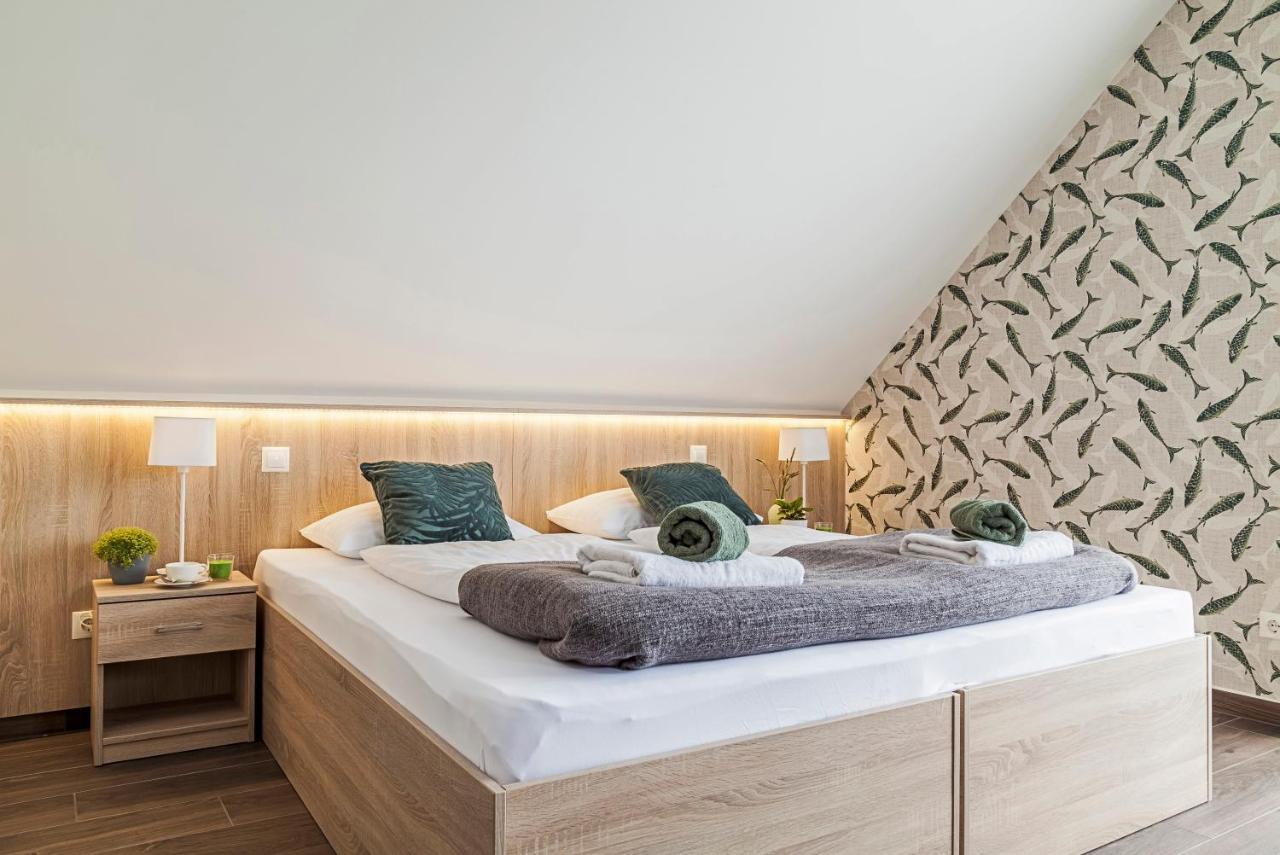 Pilger Apartments Тихани Екстериор снимка