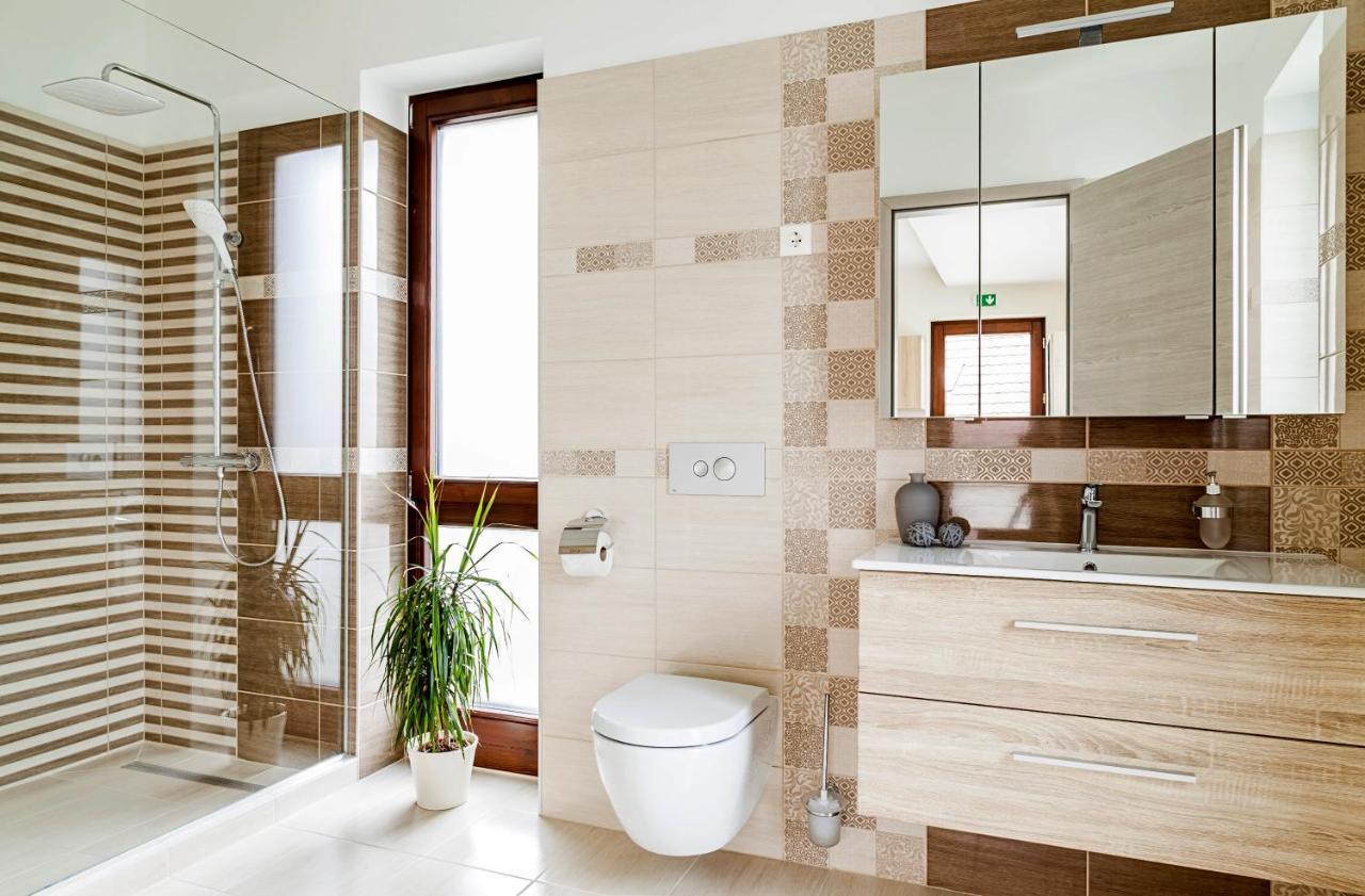 Pilger Apartments Тихани Екстериор снимка