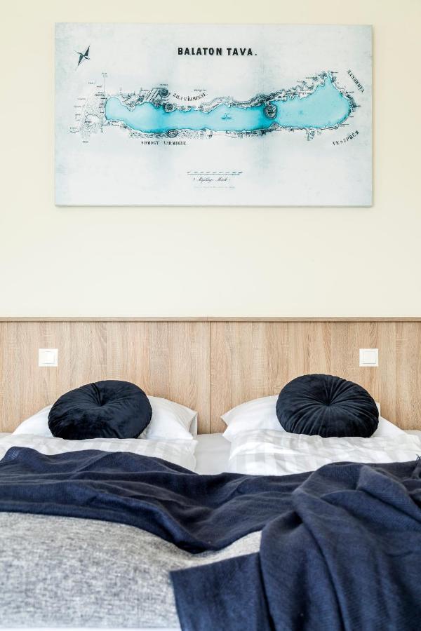Pilger Apartments Тихани Екстериор снимка